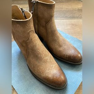 SHYANNE western/cowboy boots size 6.5